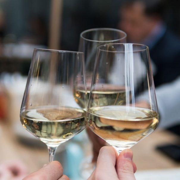 white-wine-605×605